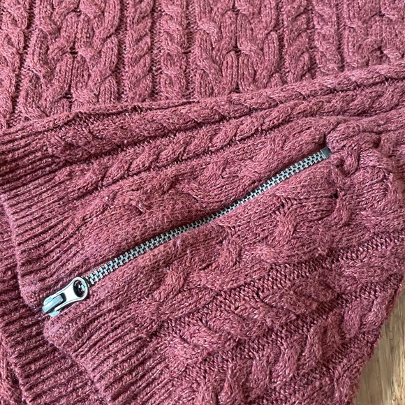 Women’s American Eagle knit sweater red small with zip details on side - Picture 6 of 7